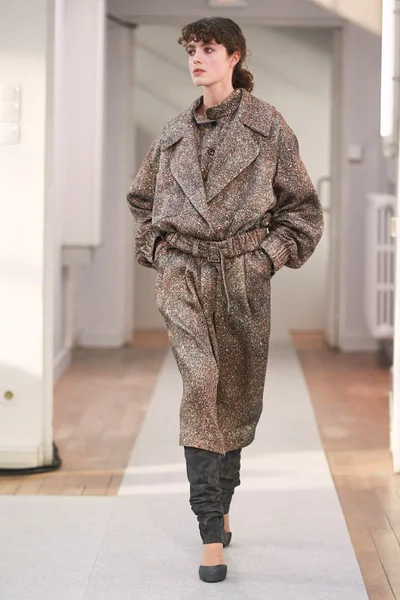Look 14